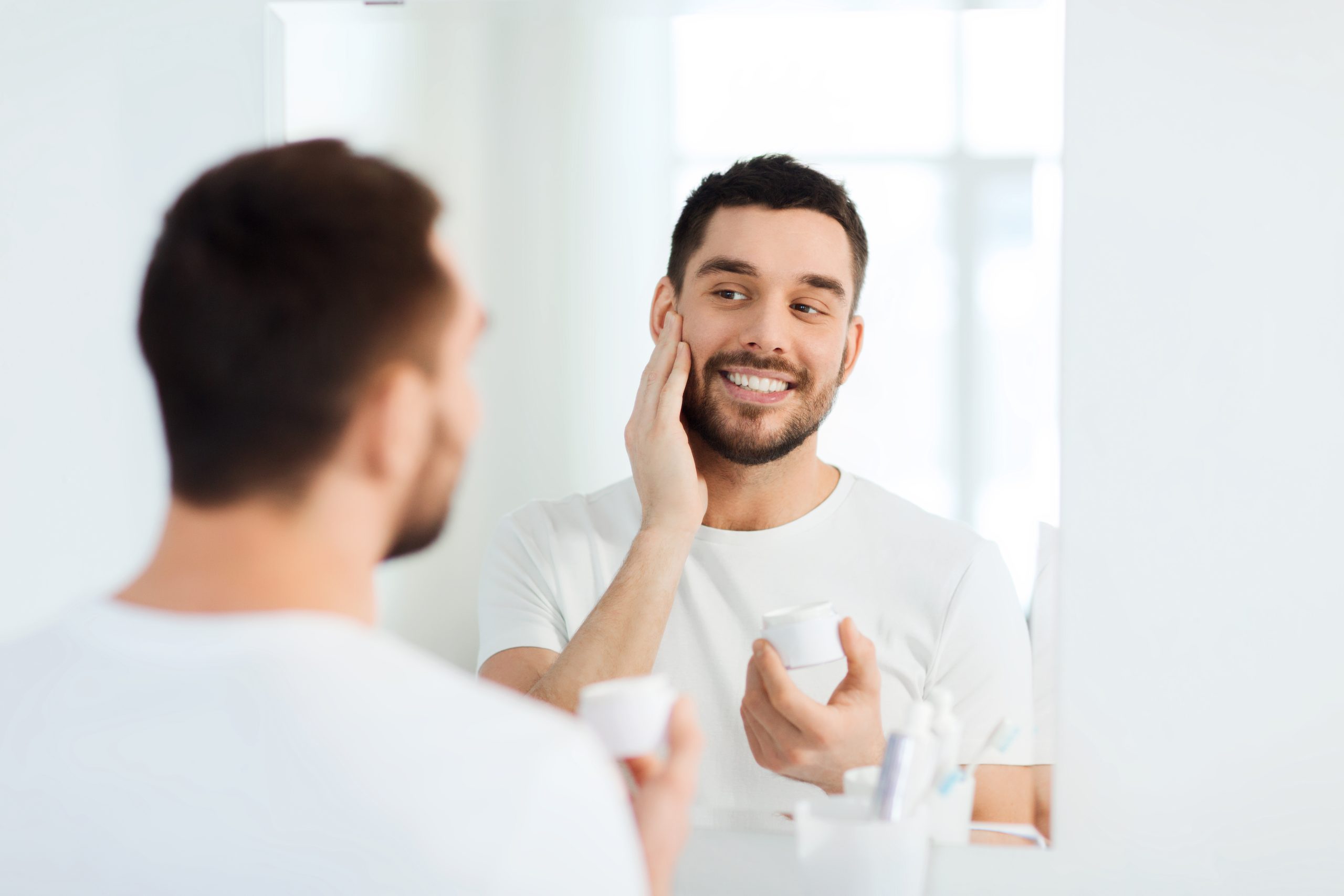 Męskie golenie: jak to zrobić dobrze i bez podrażnień