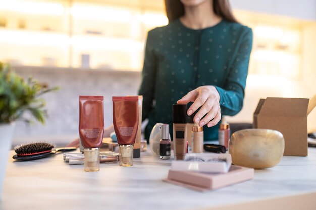 Sztuka wyboru zapachu: Jak dopasować perfumy do swojego stylu życia