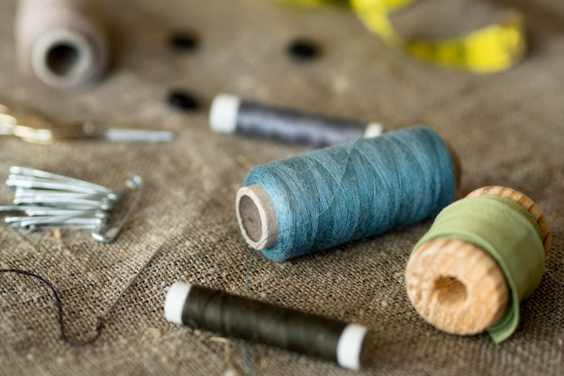 „Jak wybrać idealną maszynę komputerową do domowego warsztatu krawieckiego”